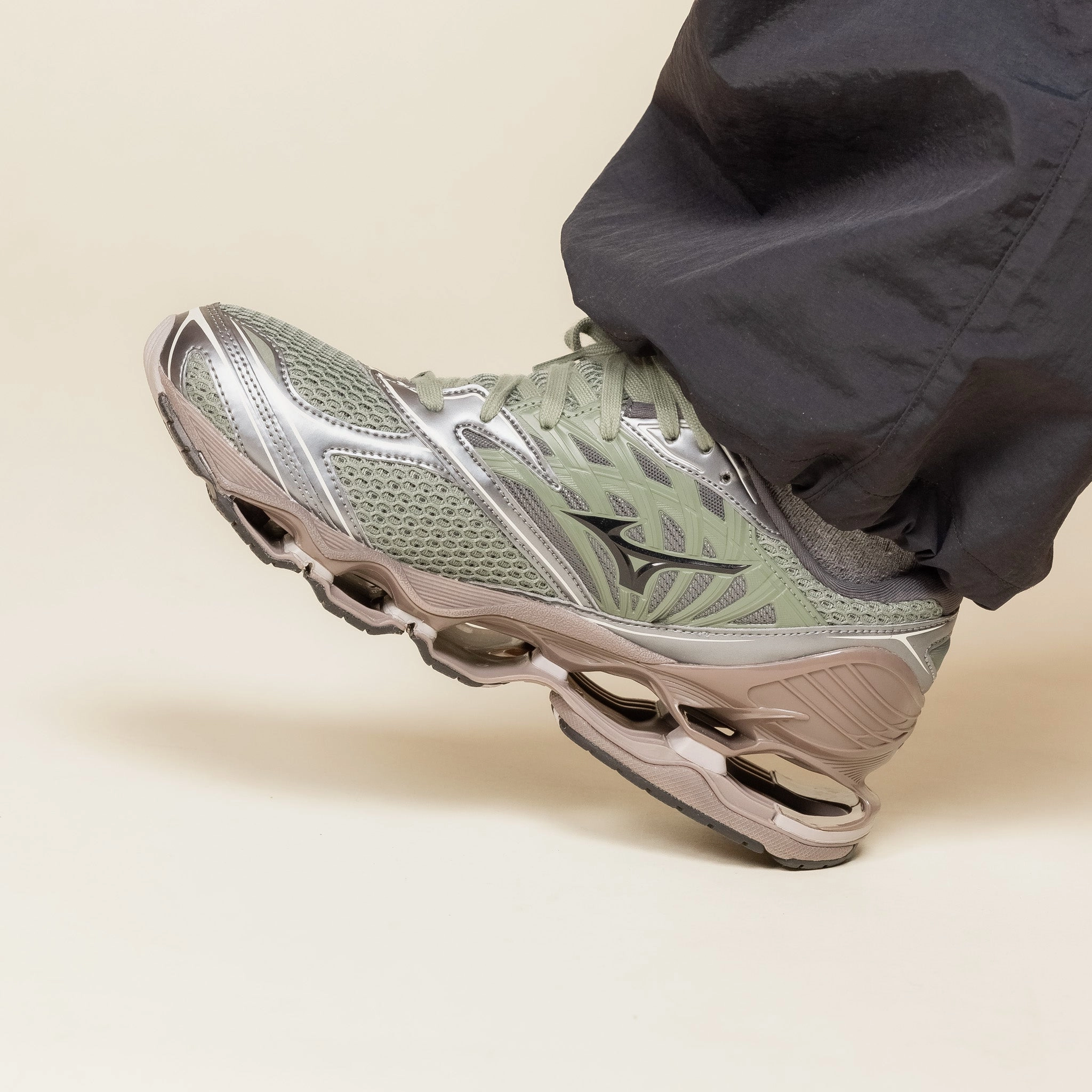 Mizuno - Wave Prophecy LS - Agave Green / Black / Iron Snow Grip