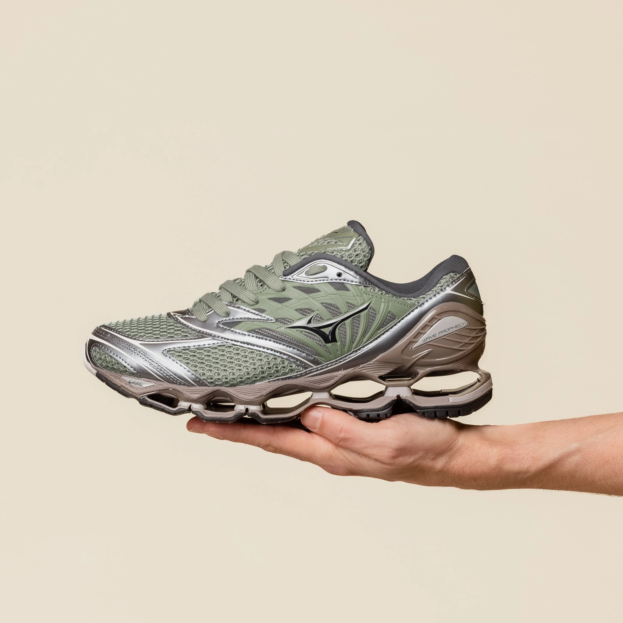 Mizuno - Wave Prophecy LS - Agave Green / Black / Iron evening run Secure fit